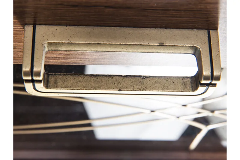 Tadeusz Vitrinskåp 40 cm djup 90 cm bred 191 cm hög Trä - Brun - Products - Förvaring - Skåp - Vitrinskåp