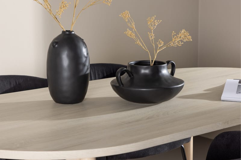 Andy Matgrupp 180 cm Oval med 4 Berit stolar - Whitewash/Svart - Products - Möbler - Bord & matgrupp - Matgrupp