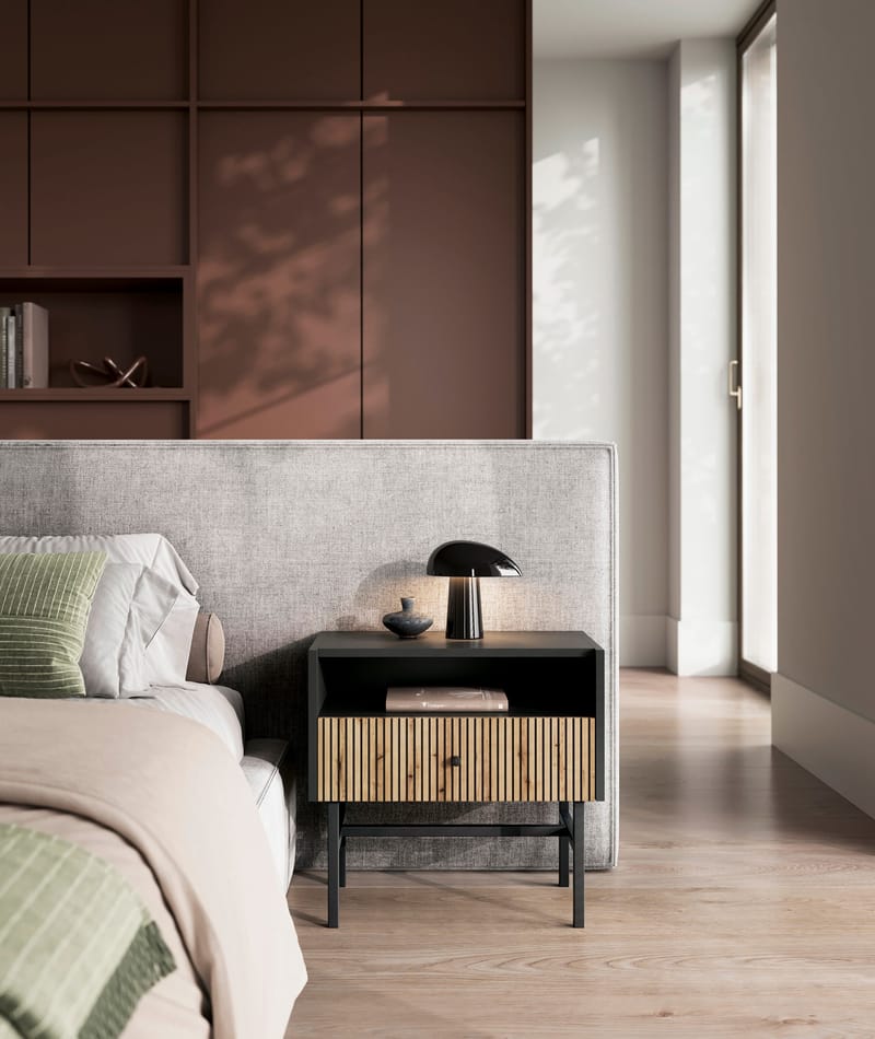 Francisca Sängbord 55 cm - Svart/Ek - Products - Möbler - Bord & matgrupp - Avlastningsbord & sidobord - Sängbord & nattduksbord