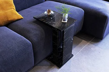 Mellberg Sidobord - Svart - Products - Möbler - Bord & matgrupp - Avlastningsbord & sidobord - Brickbord & småbord