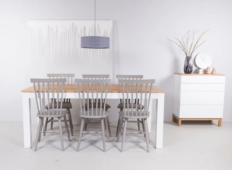 Dalarö matgrupp med pinnstolar - 180 cm bord vit/ek med 6 st gråa pinnstolar - Vit/ek med gråbetsade stolar - Products - Möbler - Bord & matgrupp - Matgrupp