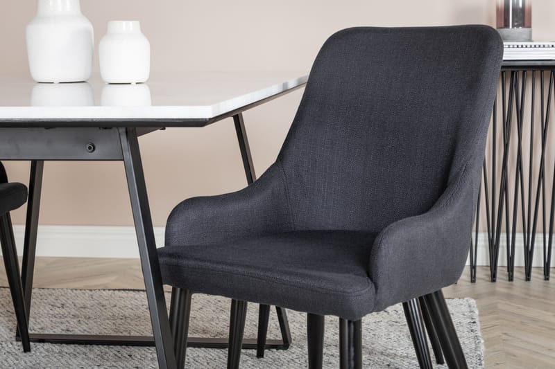 Estelle Matgrupp 140 cm Rektangulär med 4 Plaza stolar - Svart - Products - Möbler - Bord & matgrupp - Matgrupp