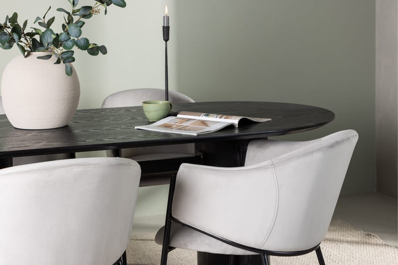Isolde Matgrupp 180 cm Oval med 4 Evelina stolar - Svart - Products - Möbler - Bord & matgrupp - Matgrupp