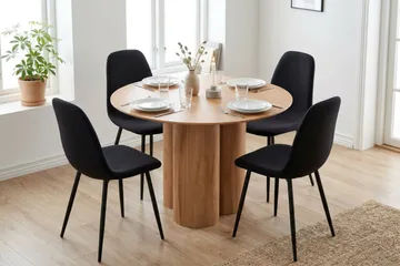Juno Matgrupp runt 110 cm Ek med 4 Nibe Matstolar - Ek - Products - Möbler - Bord & matgrupp - Matgrupp