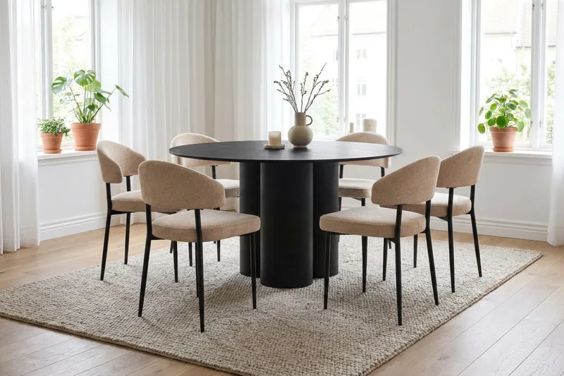 Juno Matgrupp runt 130 cm Svart med 6 Jairam Matstolar - Svart - Products - Möbler - Bord & matgrupp - Matgrupp
