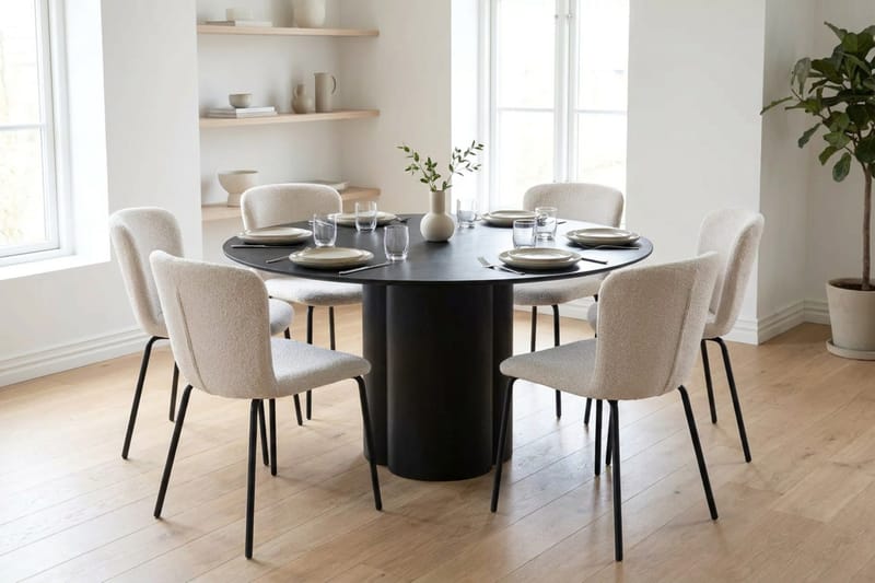Juno Matgrupp runt 150 cm Svart med 6 Katy Matstolar - Svart - Products - Möbler - Bord & matgrupp - Matgrupp