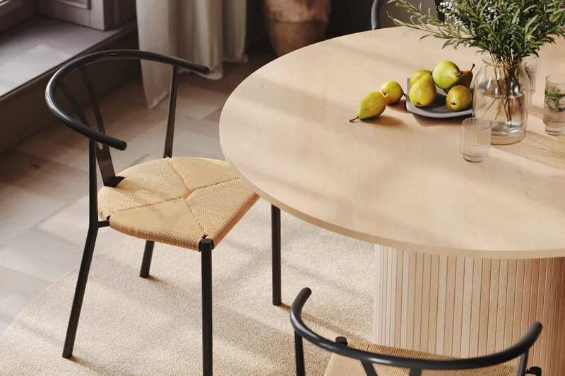 Kopparbo Matgrupp 130 cm Rund inkl 4 Elysia Stolar - Beige/Svart - Products - Möbler - Bord & matgrupp - Matgrupp