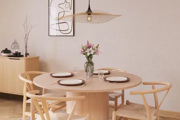 Kopparbo Matgrupp 130 cm Rund med 4 Dastoori Matstol - 2220068-4,2223288-1 - Beige - Products - Möbler - Bord & matgrupp - Matgrupp