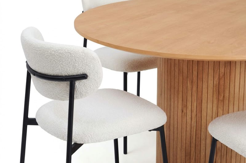 Kopparbo Matgrupp runt 110 cm Ek med 4 Lucy Matstolar - Ek - Products - Möbler - Bord & matgrupp - Matgrupp