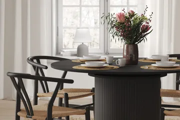 Kopparbo Runt Matbord 130 cm Förlängningsbar med illäggsskiva - Svart Trä / Ribbad - Products - Möbler - Bord & matgrupp - Matbord & köksbord