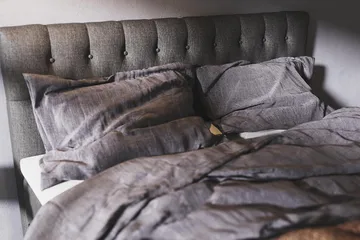 Boxy Box Bed 160x200 cm - Svart/Grå - Products - Möbler - Säng - Säng med förvaring