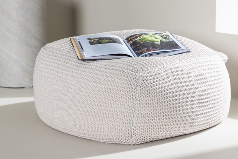 Luca Sittpuff - Cream - Products - Möbler - Fåtölj & stolar - Pall & puff - Sittpuff