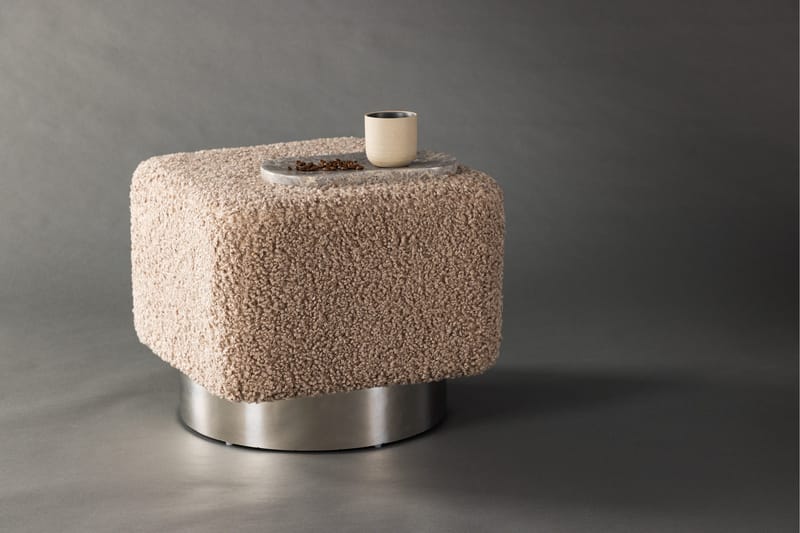 Newton Fotpall - Brun - Products - Möbler - Fåtölj & stolar - Pall & puff - Fotpallar