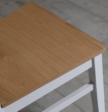Vit matstol med träsits i ek - Fårö - Vit/Ek - Products - Möbler - Fåtölj & stolar - Matstol & köksstol