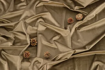 Mary Gardin 135x250 cm - Brun - Products - Textil & mattor - Gardiner - Gardinlängder - Kanallängd